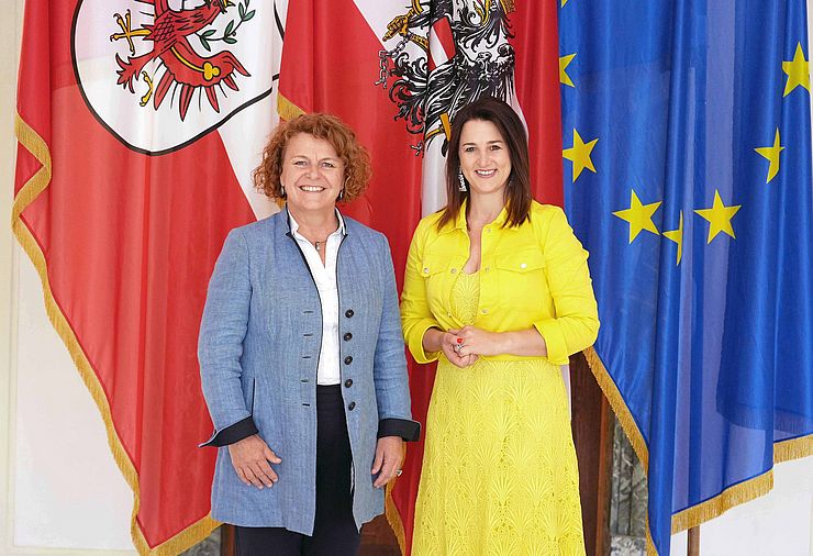 Familien- und Seniorenlandesrätin Astrid Mair traf ihre Südtiroler Regierungskollegin Rosmarie Pamer im Landhaus in Innsbruck.