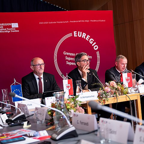 Der Euregiovorstand stellte das Arbeitsprogramm der Eurgio in Brixen vor.