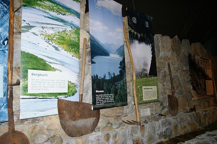 Blick in die Ausstellung im "Naturparkhaus Kaunergrat"