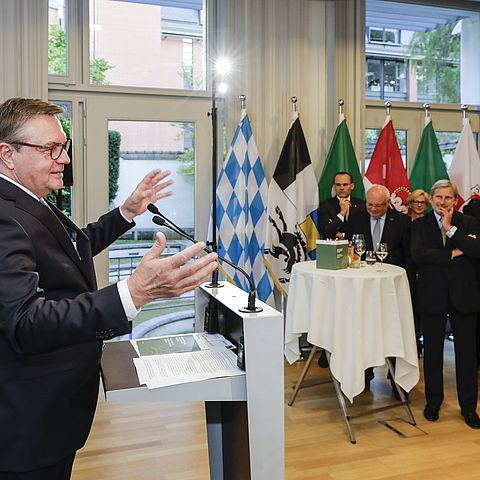 Landeshauptmann Günther Platter ging in seiner Rede auf die Bedeutung der ARGE ALP für die grenzüberschreitende Zusammenarbeit ein